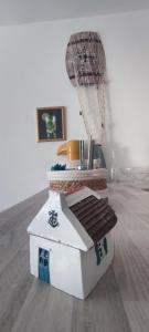 a computer keyboard sitting on a table in a room at Appart détente à 200m de la Plage in Le Grau-du-Roi