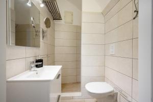 Koupelna v ubytování Corte Fiorita – Apulian Peaceful Retreat