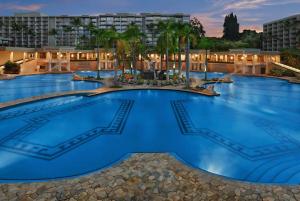 Bazén v ubytování Marriott Kauai Beach Club Parlor Apartment with Resort Access nebo v jeho okolí + 5 fotografií