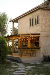 Tòa nhà nơi resort tọa lạc