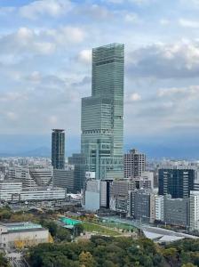 Vista generica su Osaka o vista sulla città dall'interno dell'appartamento