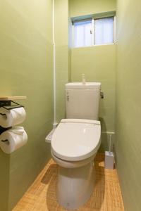 Bagno di 100 square meters up to 11 people Namba Direct Bus 3 mins JR Osaka Loop Line Station 8 mins Train to Namba 12 mins, USJ 30 mins Kyoto Nara OK