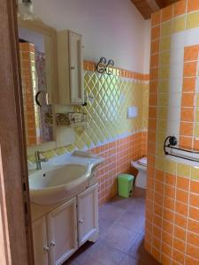A bathroom at Villa Veronica Még 37 kép