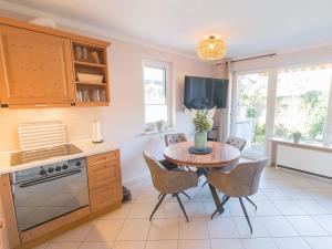 Kuchyň nebo kuchyňský kout v ubytování Ferienwohnung Fenja, FeWo Vermittlung Nordsee