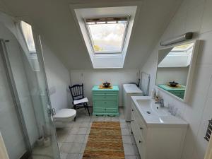 Phòng tắm tại Stenegården +33 ảnh