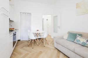 A kitchen or kitchenette at Paradise house - Oasis