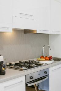A kitchen or kitchenette at Paradise house - Oasis