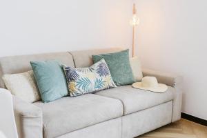 A seating area at Paradise house - Oasis