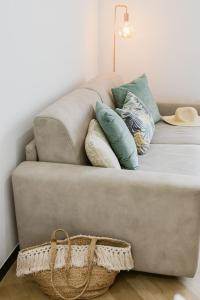 A bed or beds in a room at Paradise house - Oasis