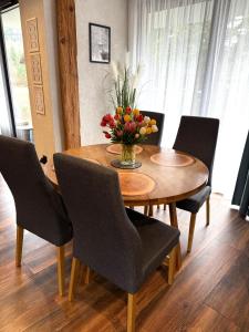 Posedenie v ubytovaní Apartament Madlen Kalinowa Szczyrk Sauna Grota Solna