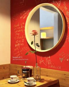 Ảnh trong thư viện ảnh của Heaven AT 11, your Deluxe Studio with personal bathroom, kitchenette & terrace ở Gent