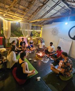 Επισκέπτες που μένουν στο Bhakti Yoga Retreats