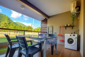 Foto de la galeria de Teahupo'o Lodge Tahiti - Studio Natura - climatisé - entre mer et montagne - paddle et canoe offerts a Teahupoo