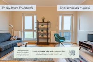 Televízia a/alebo spoločenská miestnosť v ubytovaní 53m2 Apartament na Letniej z Widokiem na Góry Kłodzko - Przyjaciół Ziemi Kłodzkiej