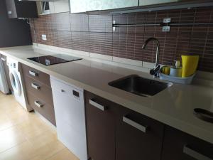 Kép Apto. Trafalgar, playa de la Cachucha. WiFi, A/C szállásáról Puerto Realban a galériában