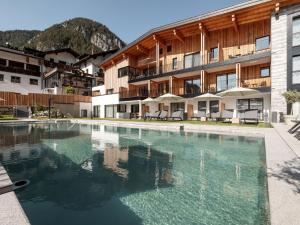 Nespecifikovaný výhled na hory nebo výhled na hory při pohledu z hotelu