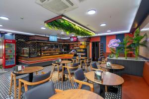 Restaurace v ubytování Dem İstanbul Airport Hotel