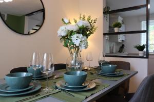 Gallery image of Stylish Cambridge Home with Garden in Barnwell Junction Station +11 photos