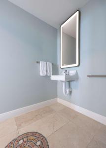 Ein Badezimmer in der Unterkunft Bayside Villas by Islander Resort