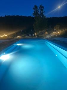 Bazén v ubytovaní Solny - Resort w Bieszczadach alebo v jeho blízkosti