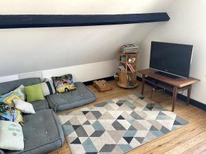 Et tv og/eller underholdning på Rose-May