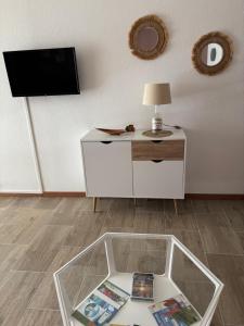 TV o dispositivi per l'intrattenimento presso Kay Louisette