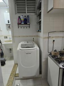 Η κουζίνα ή μικρή κουζίνα στο Aconchego Carioca +19 φωτογραφίες