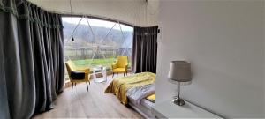 Glamping Dolina的休息区