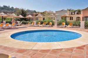 Πισίνα στο ή κοντά στο Arqueros Luxury Apartment - Private Garden & Pool +32 φωτογραφίες