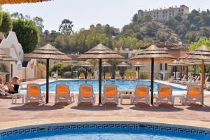 Πισίνα στο ή κοντά στο Arqueros Luxury Apartment - Private Garden & Pool