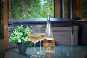 Minuman di Le Colvert - Waterfront Cabin with Spa