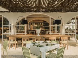 Kleo Seminyak, part of JdV by Hyatt餐厅或其他用餐的地方