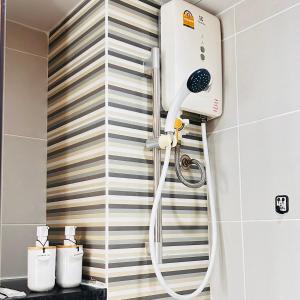 Ένα μπάνιο στο Heart of Phuket Old Town Walk to All