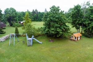 Herní místnost nebo prostor pro děti v ubytování Käspri Farmstay