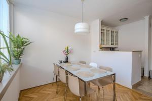 Kuchyňa alebo kuchynka v ubytovaní Premium Buda Castle Apartment