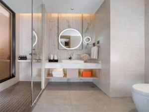 Bilik mandi di Venus International Hotel Changsha Meixihu Branch +15 gambar