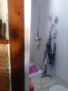 Ein Badezimmer in der Unterkunft The Spidaki