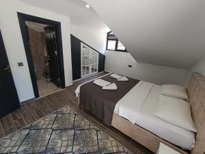 A bed or beds in a room at Villa KayaHan Göcek