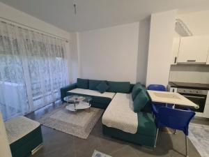 Gallery image of Apartament Gjiri Lalzit San Pietro in Fushë-Draç