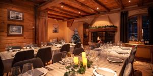 Restaurace v ubytování Chalet de Suzanne Meribel centre à 6min des pistes
