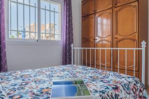 Postel nebo postele na pokoji v ubytování Sabinar playa Roquetas de Mar