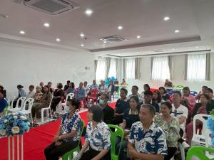 SattahipにあるDm สัตหีบ อู่ตะเภา สนามกีฬาราชนาวีสัตหีบの座椅子の一組