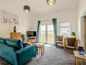 Μια τηλεόραση ή/και κέντρο ψυχαγωγίας στο 1 Bed in Weymouth 82097 +4 φωτογραφίες