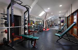 Spordikeskus ja/või sportimisvõimalused majutusasutuses Oranmore Lodge Hotel Conference And Leisure Centre Galway