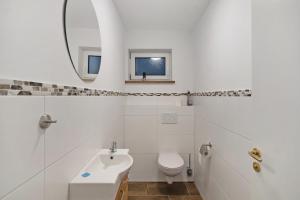 Koupelna v ubytování Fewo Landschaftstraum am Bodensee + 24 fotografií