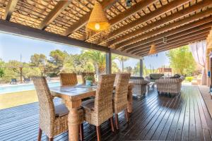 The swimming pool at or close to Rustica En Porto Colom-es Sequer