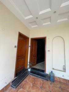 木尔坦Relaxing Balcony Retreat in a Calm Neighborhood with Self Check In的相册照片