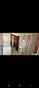 Ένα ή περισσότερα κρεβάτια σε δωμάτιο στο Villetta molarotto +2 φωτογραφίες