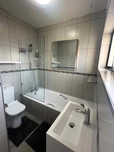 Ένα μπάνιο στο 4 Umdloti Cabanas Triplex