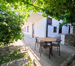 Tòa nhà nơi căn hộ tọa lạc +2 ảnh